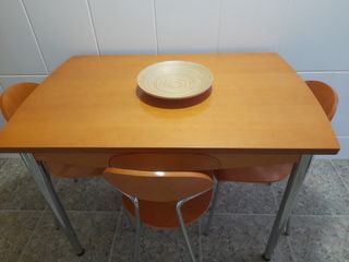 Mesa y sillas cocina
