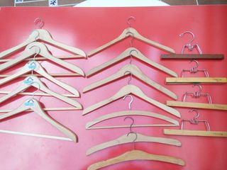 Perchas de madera 