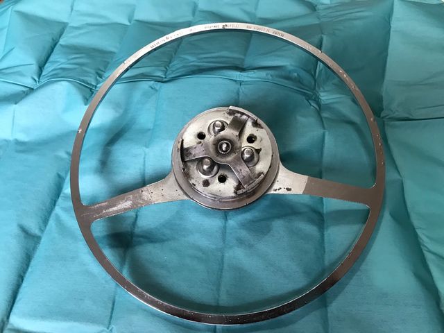 Aro pulsador volante SEAT 600