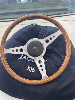 Volante Jaguar Clásico 
