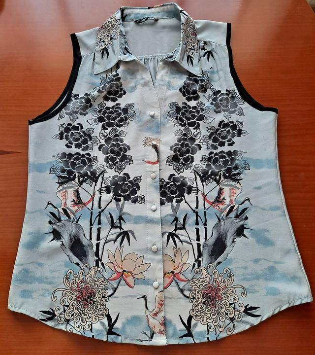 Blusa sin mangas con estampado