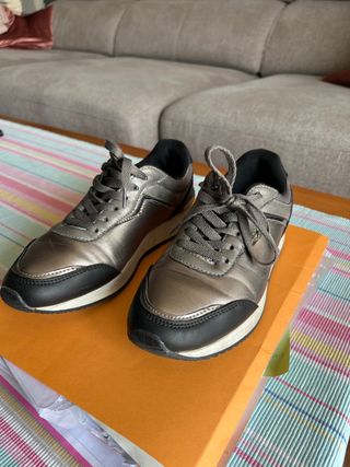 Deportivas talla 37.