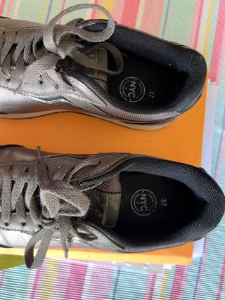 Deportivas talla 37.