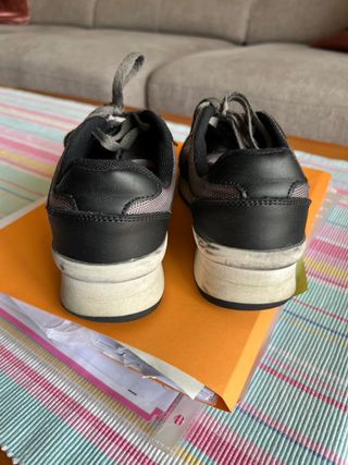 Deportivas talla 37.