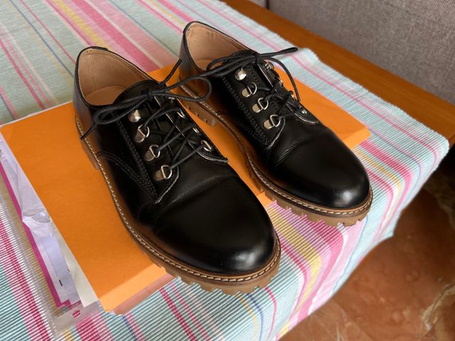 Zapatos Zara talla38. Negro.
