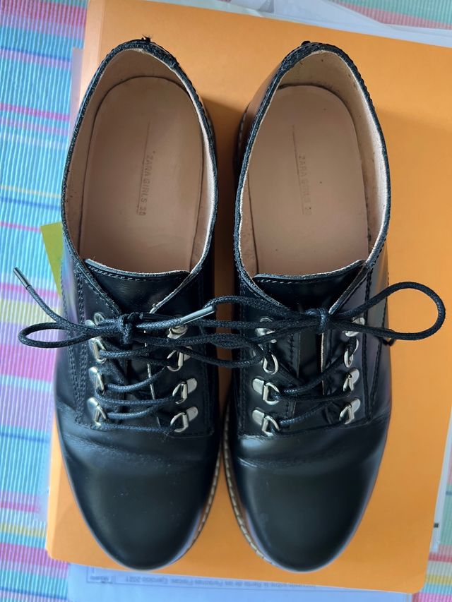 Zapatos Zara talla38. Negro.