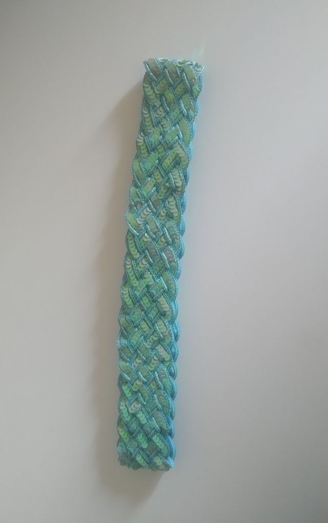 Cinturón fajín, lentejuelas.