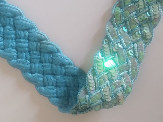 Cinturón fajín, lentejuelas.