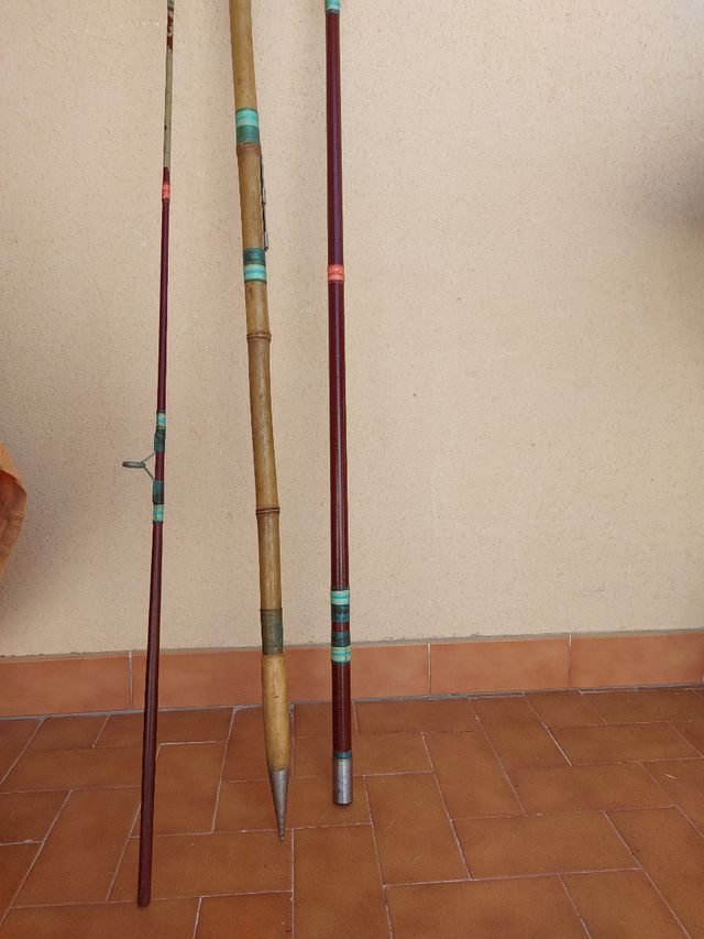 caña de pescar de bambú vintage.
