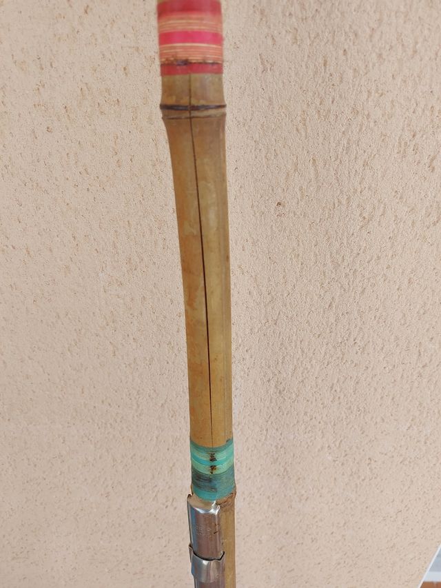 caña de pescar de bambú vintage.