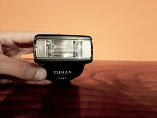 Flash auto Tumax 681A