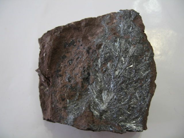 Manganite radiale proveniente dal Marocco. Minerali