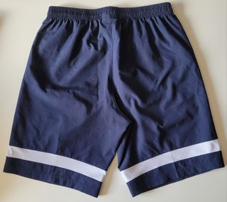 Pantalón corto NIKE.