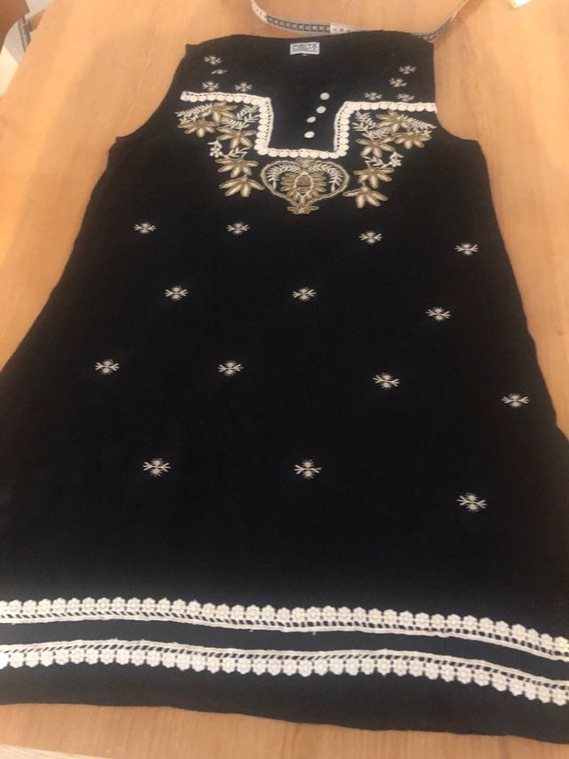Vestido negro mujer