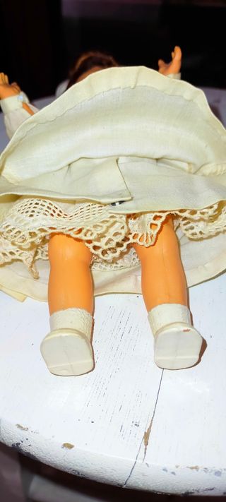 Antigua muñeca enfermera. ver fotos y descripción.