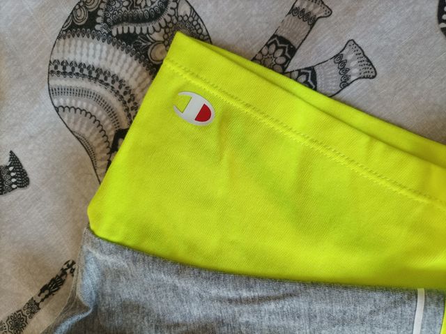 Camiseta gris de champion