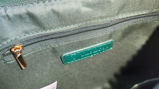 Bolso verde The Drop, de Asos. Solo envíos.