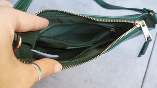 Bolso verde The Drop, de Asos. Solo envíos.