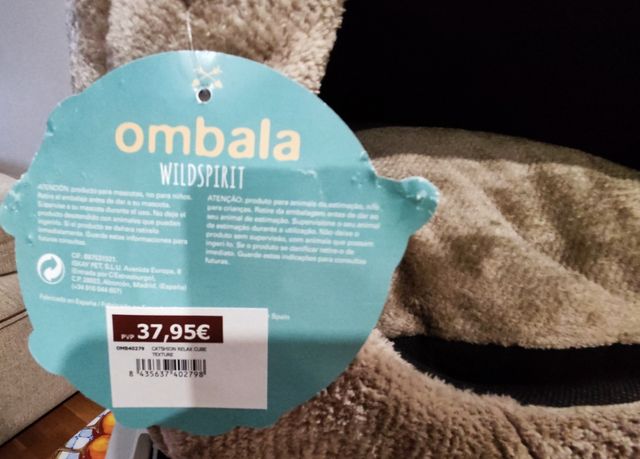 Casita para gatos nueva