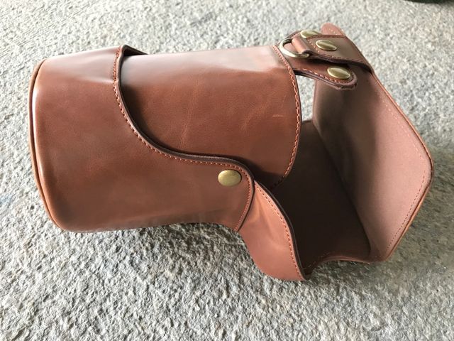 Custodia reflex in pelle