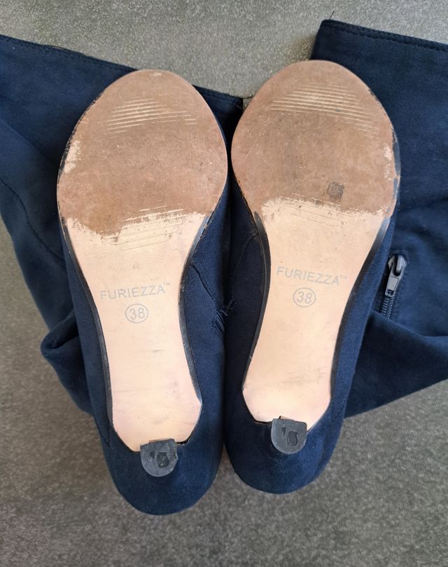 Botas Furiezza de mujer color azul marino.