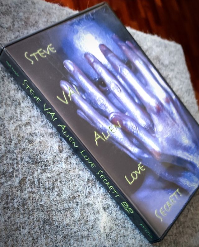 Steve Vai: Alien Love Secrets
