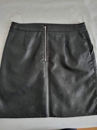 Falda corta C&A negra a estrenar