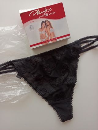 Playtex - tanga negro sin estrenar en su caja
