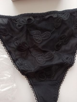 Playtex - tanga negro sin estrenar en su caja