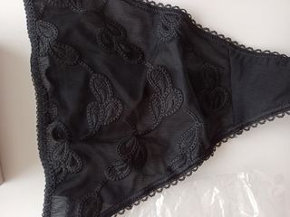 Playtex - tanga negro sin estrenar en su caja