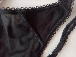 Playtex - tanga negro sin estrenar en su caja