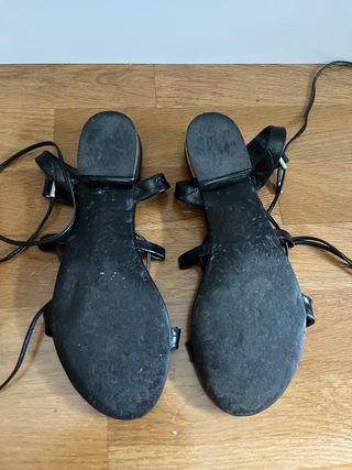 Sandalias romanas piel T37. Uterqüe