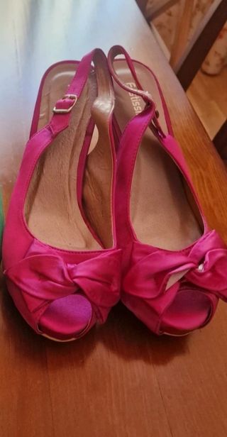 zapato fiesta raso fucsia 