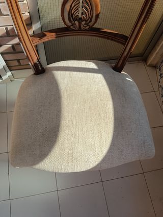 6 Sillas de salón. Madera. 60€/ud.Estilo clásico