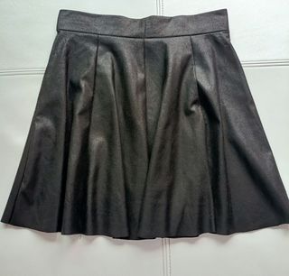 FALDA POLIPIEL PLISADA NEGRO