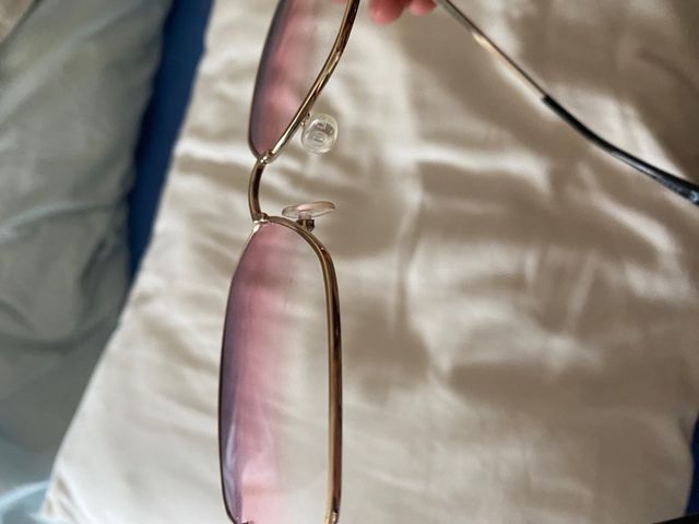 Gafas de sol lilas rosas