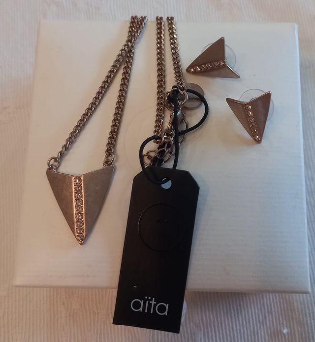 Collar y pendientes Aita