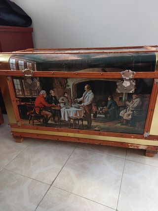 baul decorado grande.