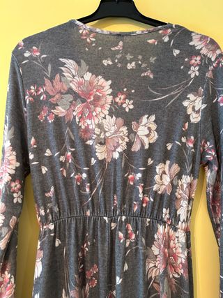 Vestido flores manga larga gris