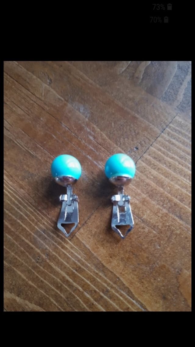 Orecchini vintage color argento con pietra turches