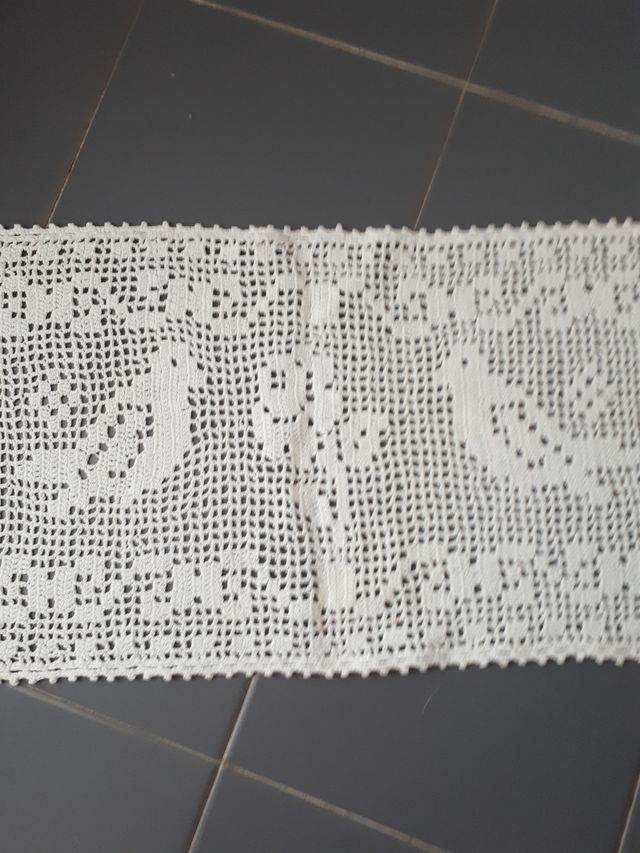 Centro tavola vintage fatto a mano cm.51x26. Nuovo