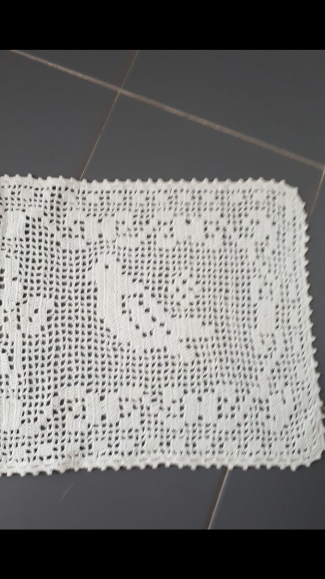 Centro tavola vintage fatto a mano cm.51x26. Nuovo