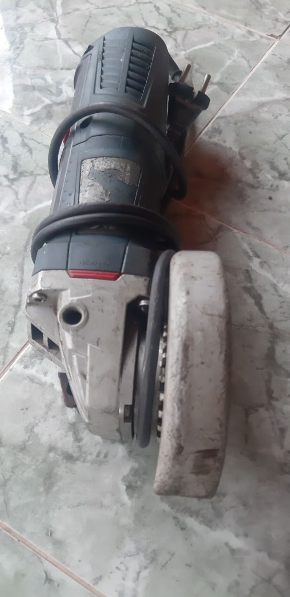*Amoladora profesional  Bosch
