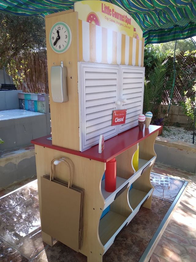 COCINITA DE MADERA Y HELADERIA