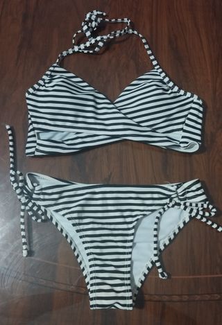 Bikini de rayas talla 34
