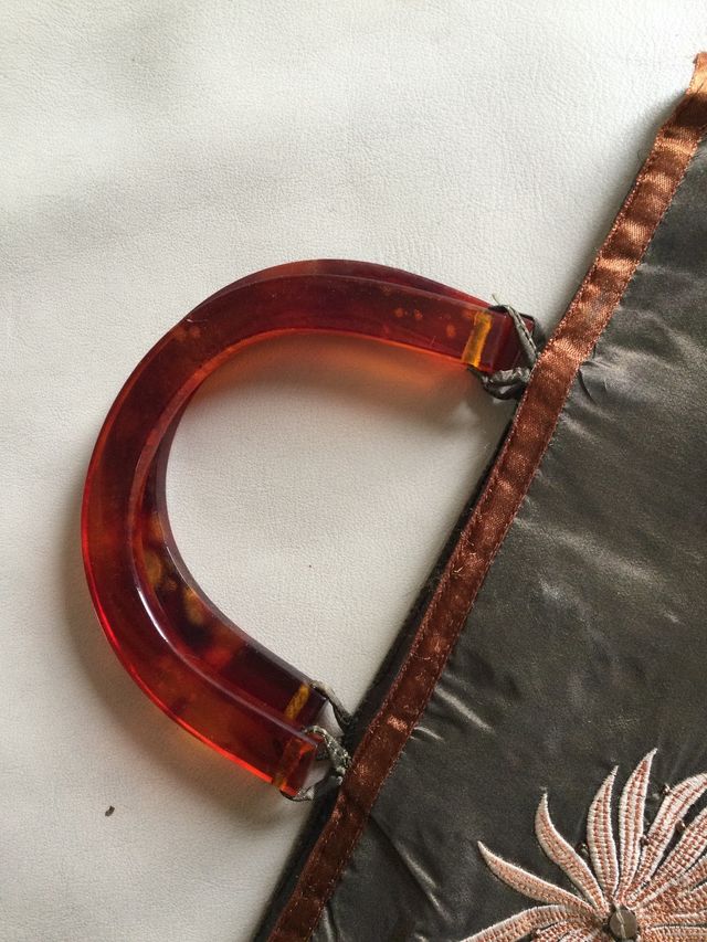 Borsa in tessuto ricamato