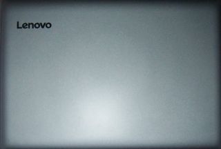 NUEVO Portátil 15" Lenovo 330-15IGM. En caja 