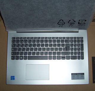 NUEVO Portátil 15" Lenovo 330-15IGM. En caja 