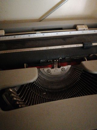 máquina de escribir Olivetti