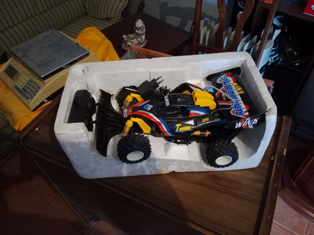 coche RC AÑOS 80 DE BATERIAS